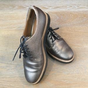 Clarks Artisan Oxford style shoes